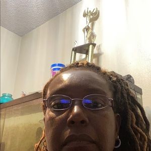 Meet your Posher, Charlandya